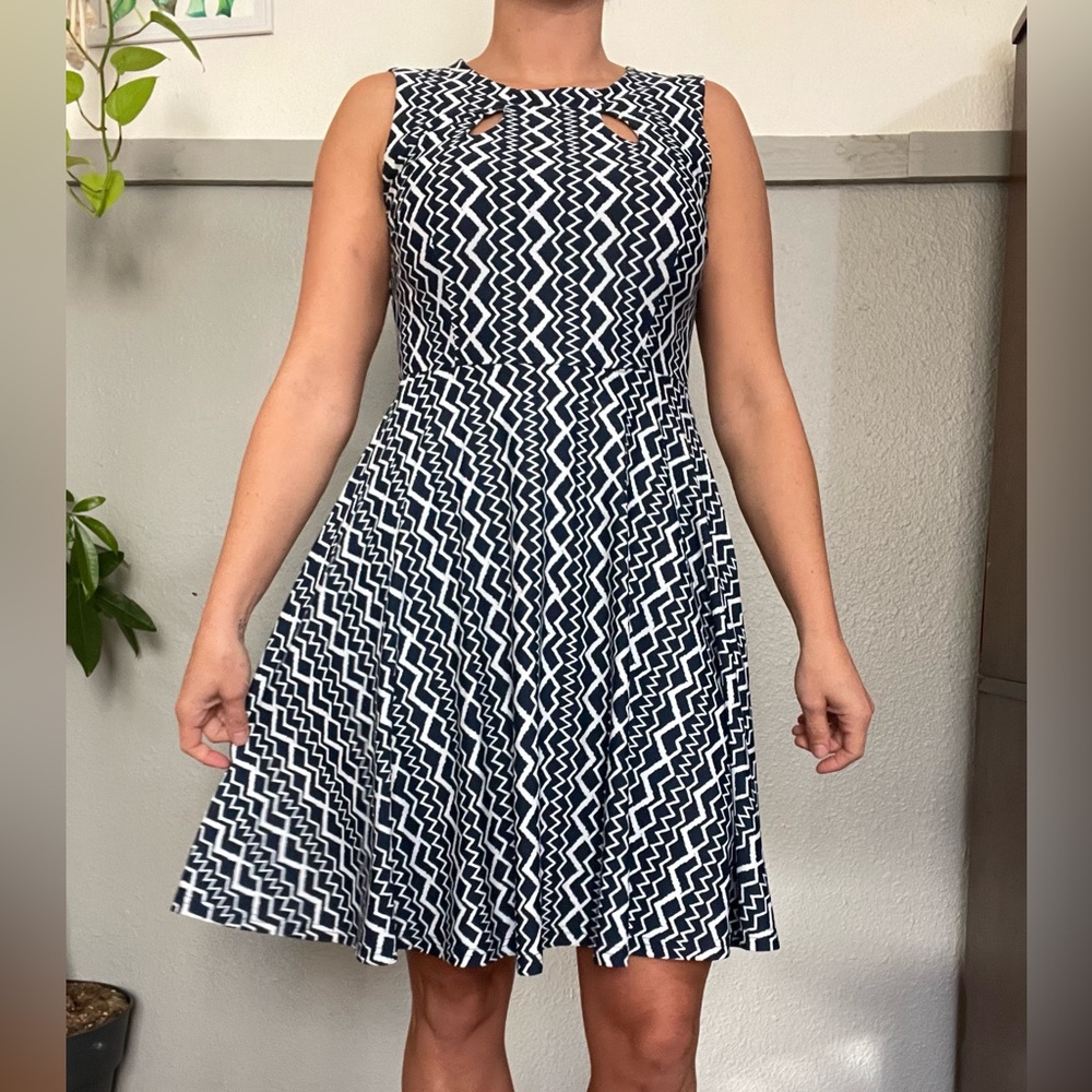 Stretch blue geometric dress